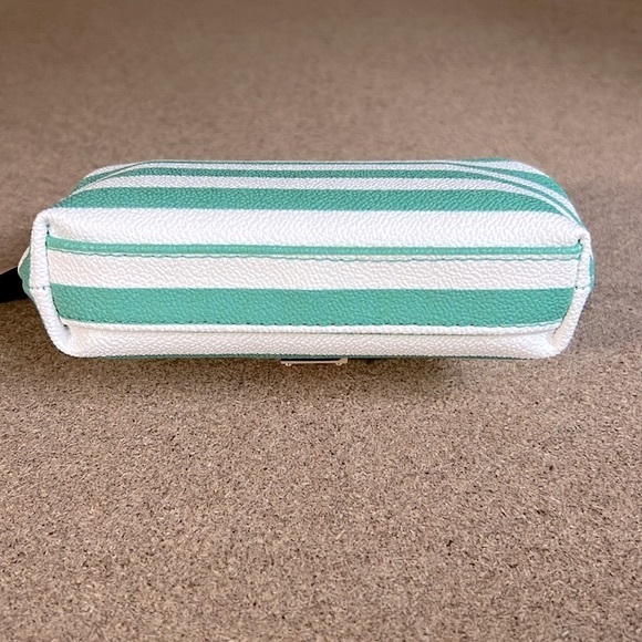 NWT Dooney & Bourke Large Striped Sena Frame Wallet in Sea Foam - Picture 5 of 9